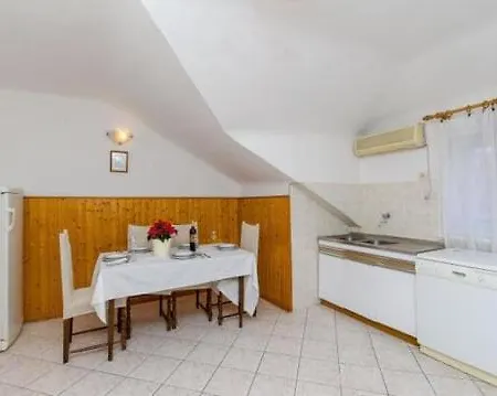 Apartment Dist